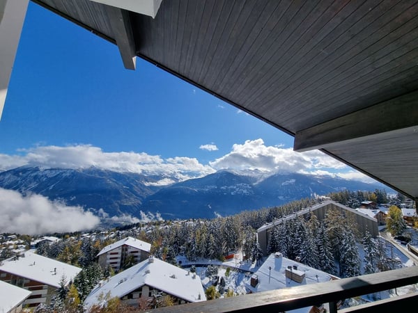 Appartement 4.5 pièces refait à neuf avec vue imprenable à 600 mètres du centre de Montana / Ref. 1007-610 1