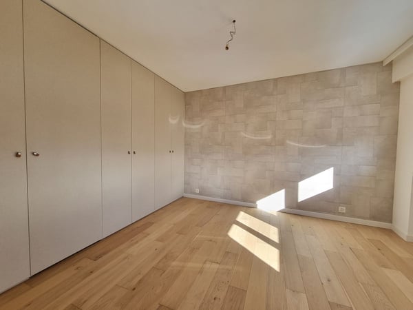 Appartement 4.5 pièces refait à neuf avec vue imprenable à 600 mètres du centre de Montana / Ref. 1007-610 9