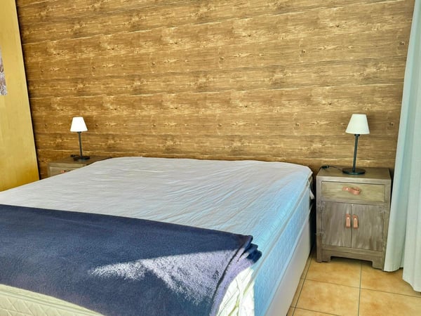 Appartement 1.5 en SI à deux pas du centre de Crans - lumineux avec belle vue et jardin 13