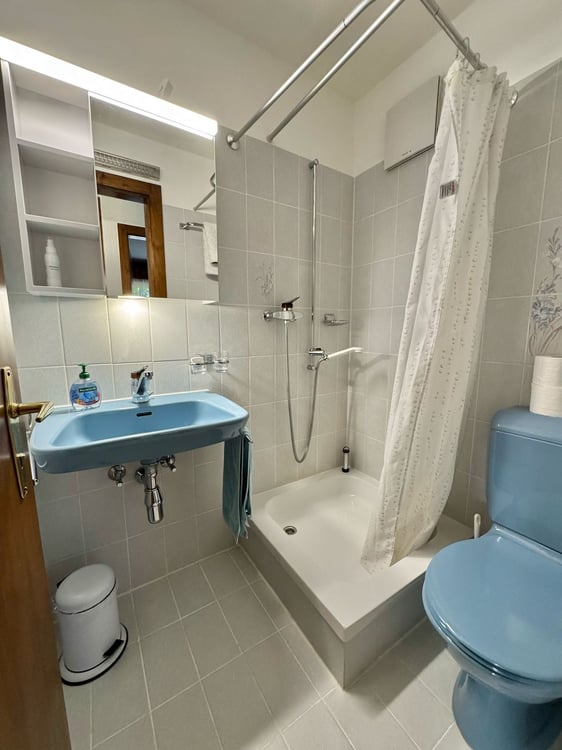 Bel appartement 1.5 pièces en rez-de-jardin prés de l'arrêt de funiculaire de Blûche / Ref. 1007-684 13