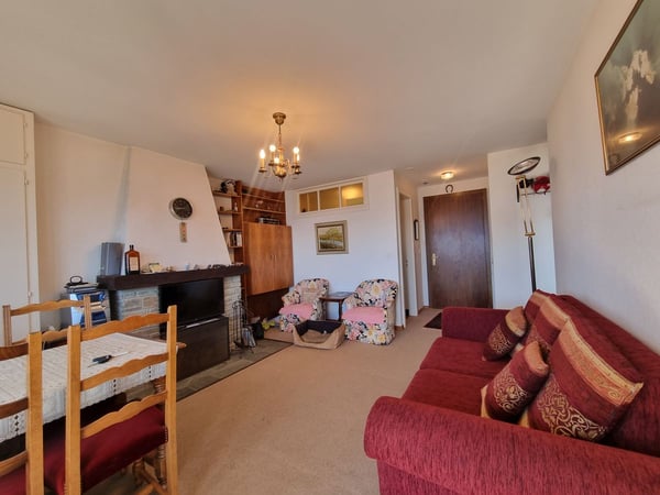 Appartement en SI de 1.5p au centre de Montana à rénover 4