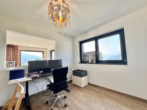 Maison neuve à Lens avec jardin et vue panoramique sur les montagnes et le lac 13