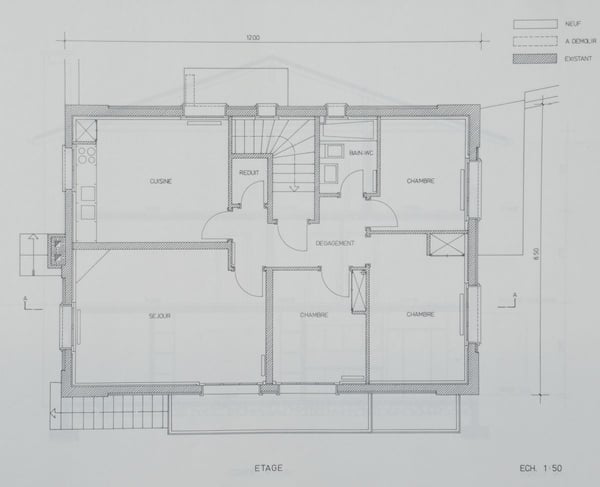 Maison individuelle divisée en 3 appartements à Montana Village 5