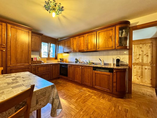 Chalet d'Exception avec Appartement Indépendant à deux pas du Golf Ballesteros. / Ref. 1007-675 8