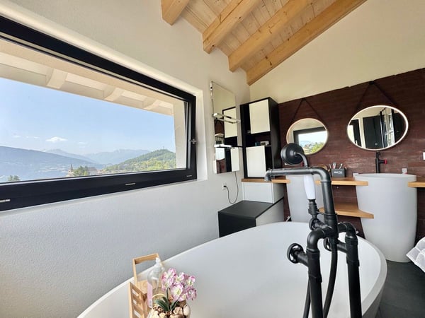 Maison neuve à Lens avec jardin et vue panoramique sur les montagnes et le lac 1