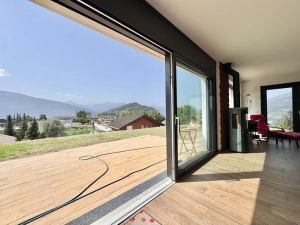 Maison neuve à Lens avec jardin et vue panoramique sur les montagnes et le lac 13