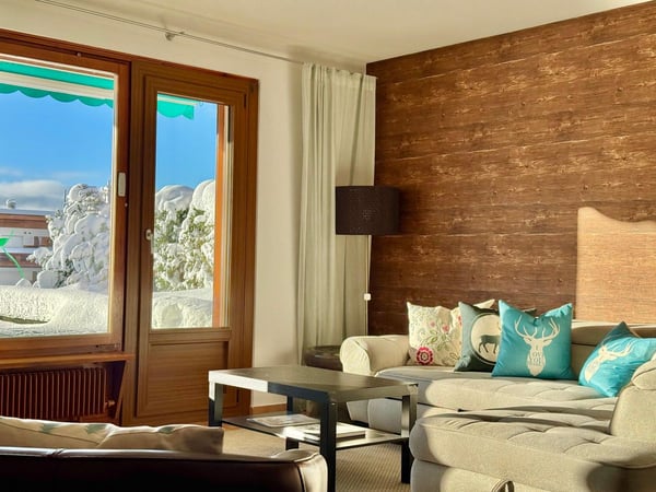 Appartement 1.5 en SI à deux pas du centre de Crans - lumineux avec belle vue et jardin 1