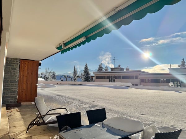 Appartement 1.5 en SI à deux pas du centre de Crans - lumineux avec belle vue et jardin 7