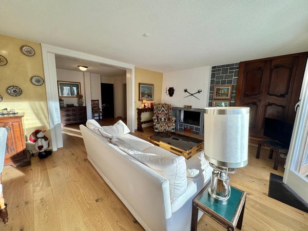 Appartement 4.1 pièces + studio en SI, avec potentiel, à 10 min à pied du centre de Crans 4