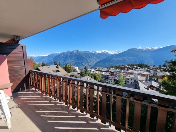 Appartement en SI de 1.5p au centre de Montana à rénover 13