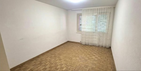 Grosszügige 4.5 Zimmerwohnung an ruhiger Lage 8