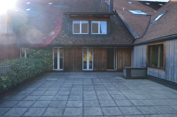Grosszügige 3½ -Zimmer-Wohnung im Herzen von Erlach 9