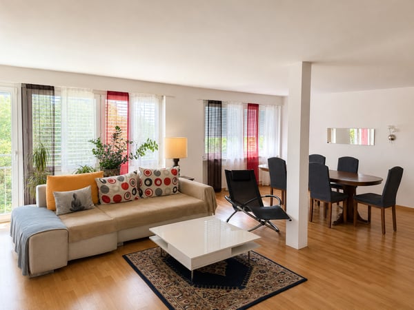 Geräumige 5.5-Zimmer-Wohnung mit Balkon in ruhiger Lage – Bettlach 2