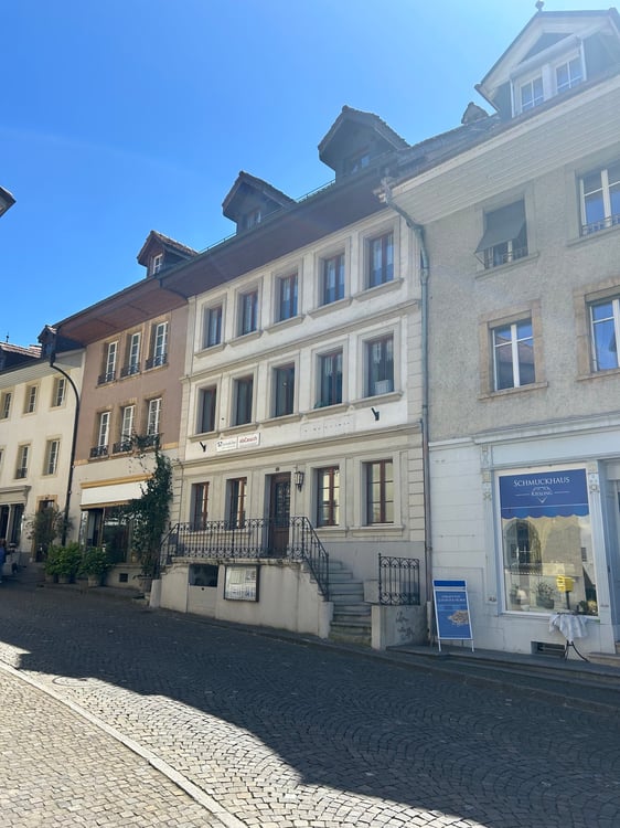 Büro-/Praxisflächen in der Altstadt Murten – ideal für Co-Working, Pop-Ups oder temporäre Nutzung 2