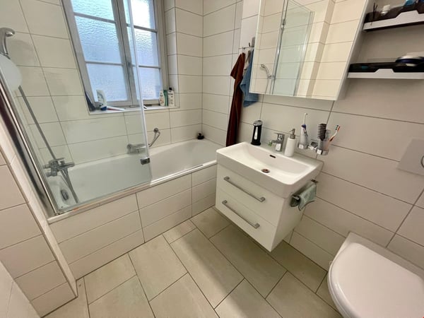Moderne Wohnung mit XXL-Balkon im Dorfzentrum von Oberbalm 6