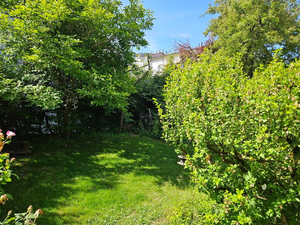 Charmantes 4-Zimmer-Doppeleinfamilienhaus mit sonnigem Garten in ruhigem Wohnquartier 12