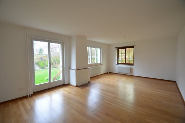 Charmantes 4-Zimmer-Doppeleinfamilienhaus mit sonnigem Garten in ruhigem Wohnquartier 3