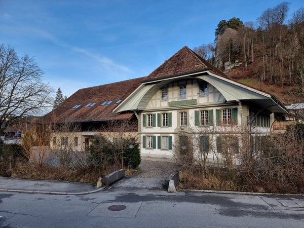 Grosszügig. Charmant. Besonders. 7