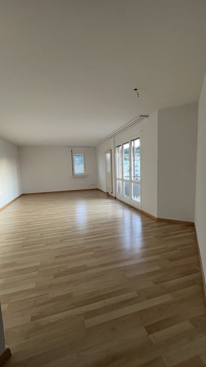 Wohnung mit Balkon sucht neuen Mieter. 2