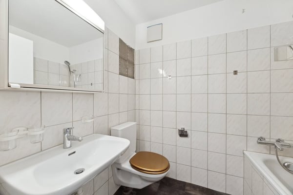 Ggrosszügige Wohnung mit heimeligem Schwedenofen 9