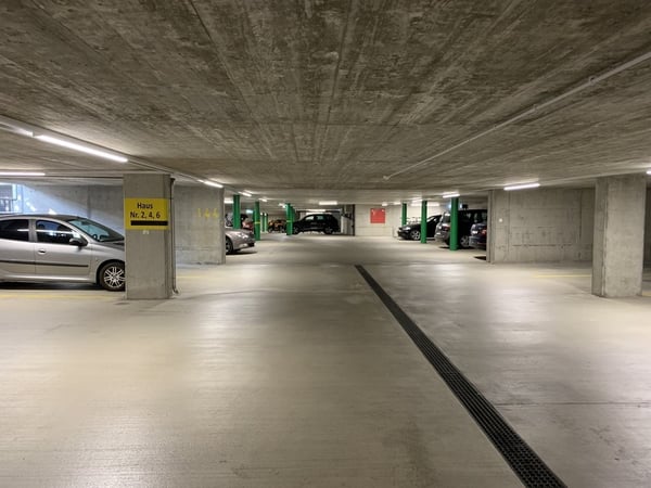 Mehrere Fahrzeuge, ein Platz! Doppeleinstellplatz zu vermieten. 2