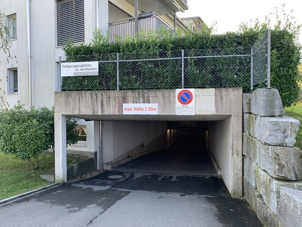 Mehrere Fahrzeuge, ein Platz! Doppeleinstellplatz zu vermieten. 1