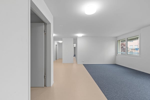 Attraktiver Büro- und Gewerberaum an zentraler Lage in der Überbauung 