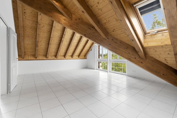 Nicht ganz eine Wohnung, nicht ganz ein Haus – Charmante 4.5-Zimmer-Maisonettewohnung 8