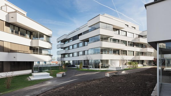 Hochwertige 3.5-Zimmerwohnung mit Seesicht – Wohnen mit Stil und Weitblick