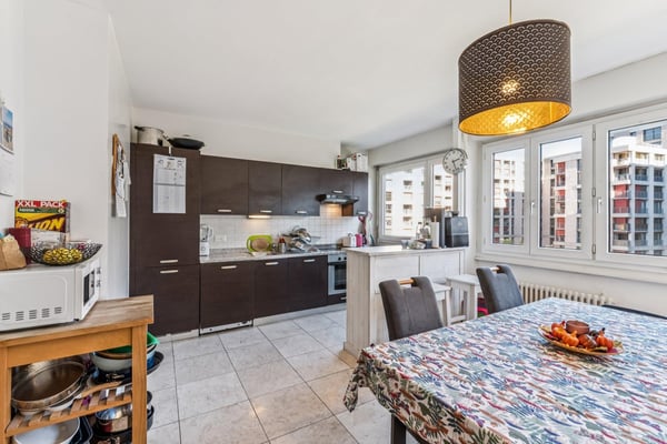 EN EXCLUSIVITE - Spacieux appartement de 4 pièces avec balcon 3