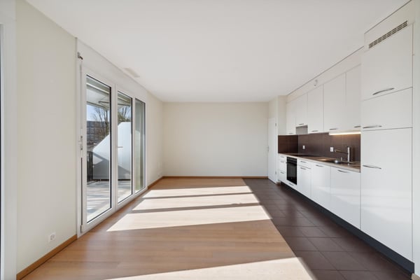 Exclusivité : attique traversant de 5 pièces avec généreuse terrasse et balcon 3