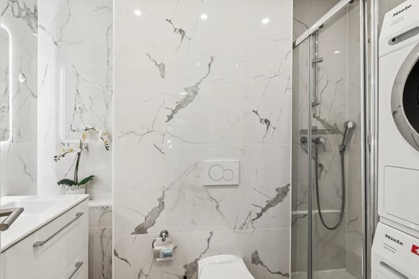 En exclusivité - Appartement de 5 pièces à proximité immédiate du Lac 11