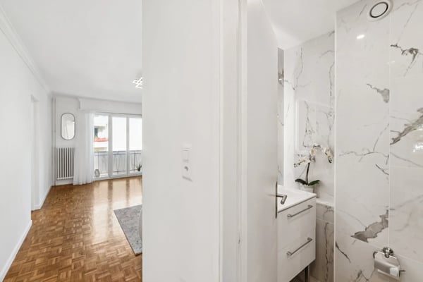 En exclusivité - Appartement de 5 pièces à proximité immédiate du Lac 10