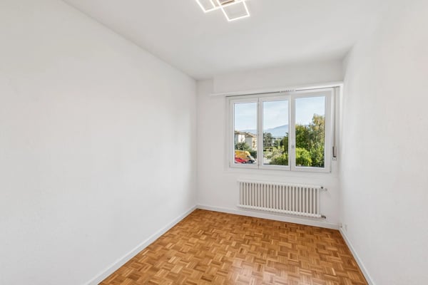 En exclusivité - Appartement de 5 pièces à proximité immédiate du Lac 13