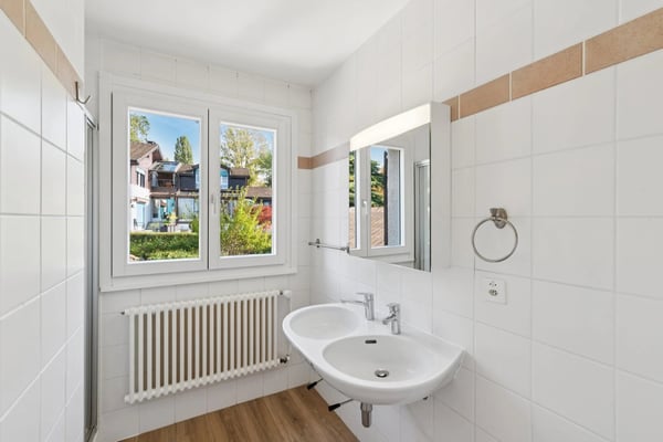 En exclusivité / Ravissante maison familiale en pignon avec vue sur le lac 9