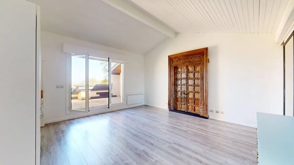 Villa jumelée sur le golf de BosseyProche Genève 5