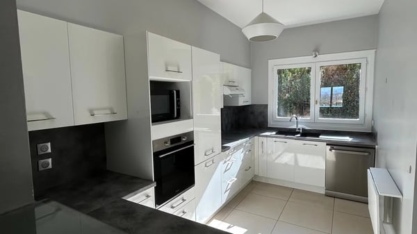 Villa jumelée sur le golf de BosseyProche Genève 4
