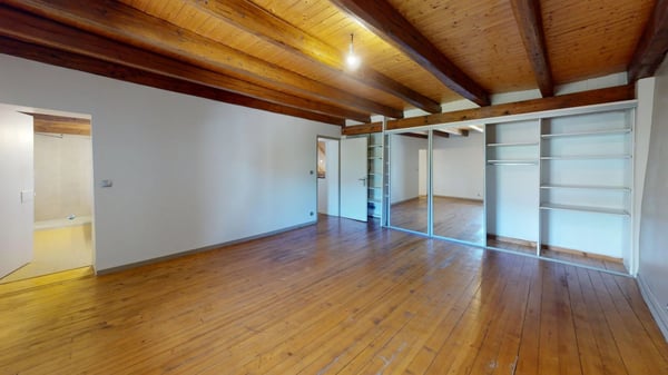 Ferme rénovée idéalement placée - Coeur de Village, Feigères 11
