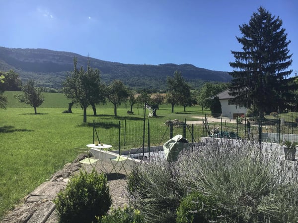 Maison meublée T4 rénovée de 218 m² à louer à Archamps 5