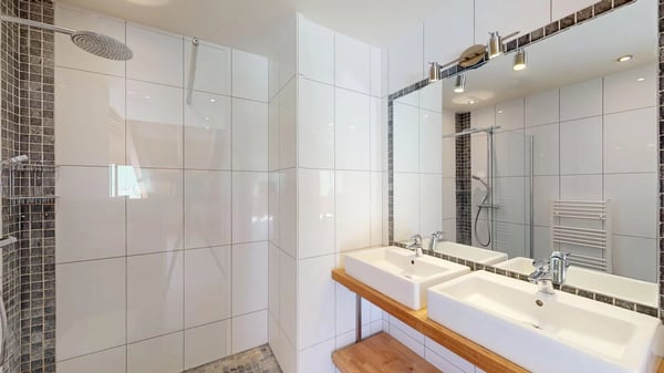 Maison meublée T4 rénovée de 218 m² à louer à Archamps 9