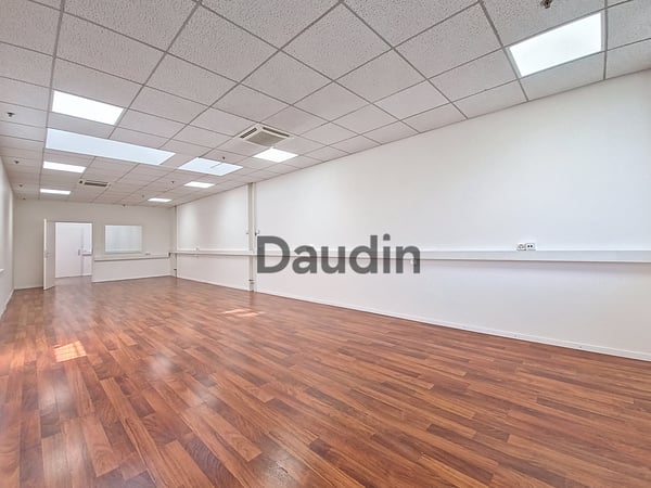 Bureau d'env. 97m2 à Meyrin 4