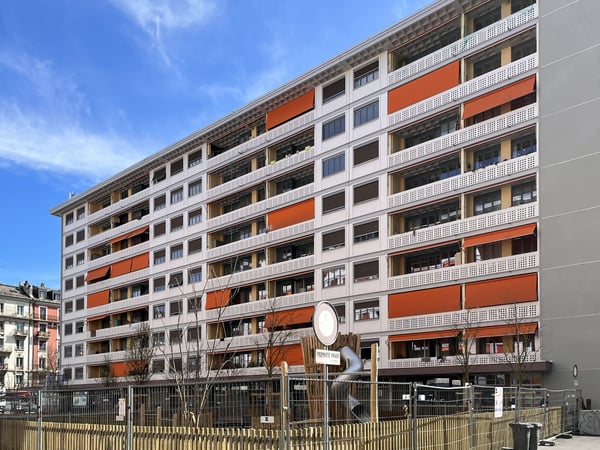 Arcade commerciale au coeur de la Jonction 9