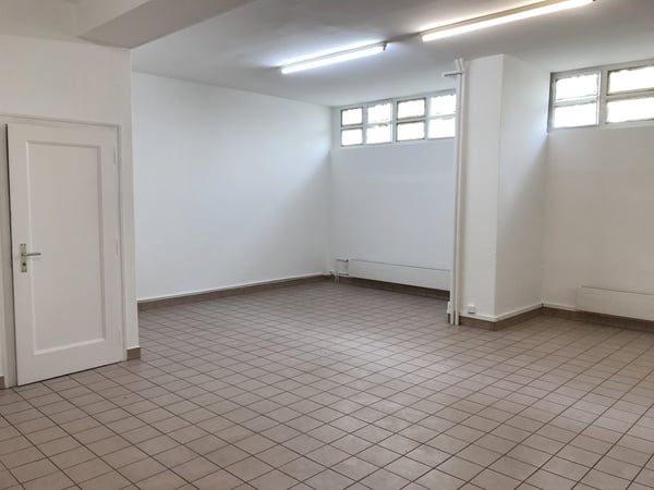 Local/Atelier dans le quartier de la Jonction 3