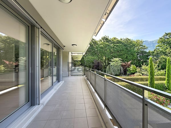 4 pièces avec terrasse dans un écrin de verdure à Vessy 13