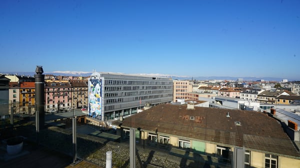 Vente en nom d'un lot de quatre appartements. 1