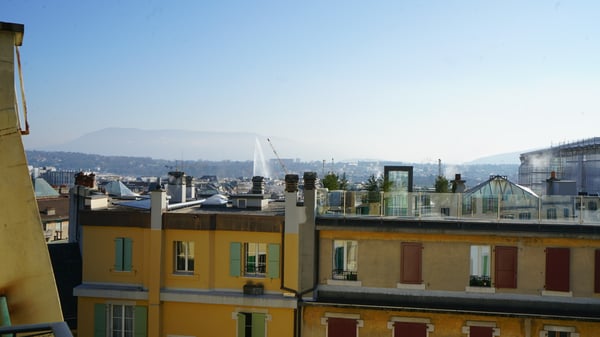 Vente en nom d'un lot de quatre appartements. 3