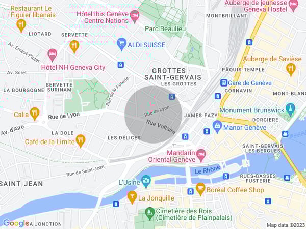 Vente en nom d'un lot de quatre appartements. 4