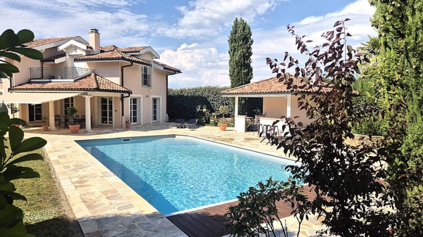 Rive gauche - Villa individuelle avec piscine. 3