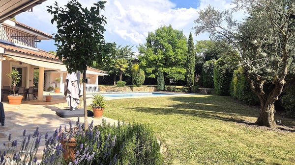 Rive gauche - Villa individuelle avec piscine. 4