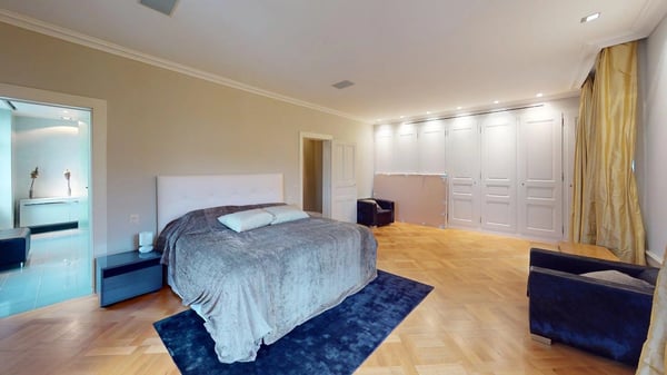 Private mansion & exceptional address 11